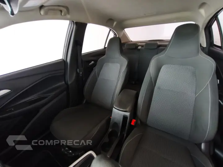 ONIX 1.0 Turbo Plus LT