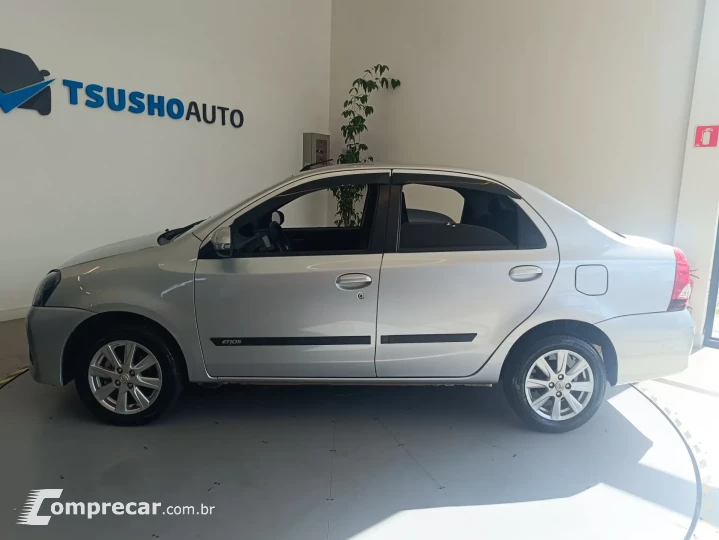 ETIOS 1.5 X PLUS SEDAN 16V 4P AUTOMÁTICO
