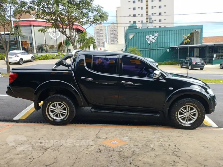 L 200 Triton 3.5 V6 HPE 4X4 FLEX CABINE DUPLA
