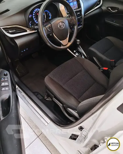 Yaris Hatch 1.3 16V 4P FLEX XL PLUS TECH MULTIDRIVE AUTOMÁTI