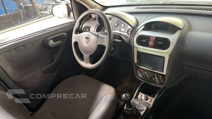 CORSA 1.4 MPFI Premium Sedan 8V