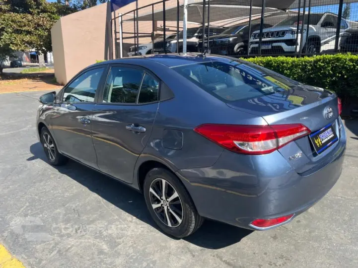 YARIS 1.5 16V Sedan XS Connect