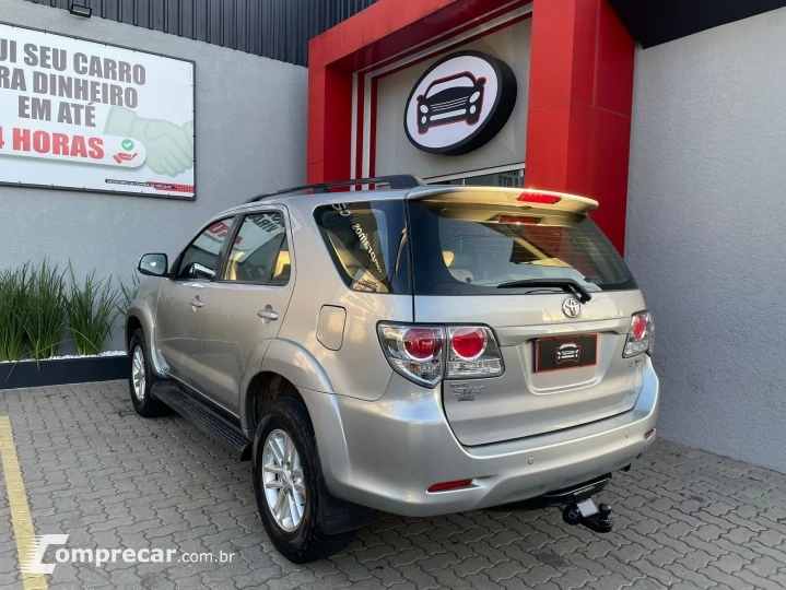 HILUX SW4 2.7 SR 7 Lugares 4X2 16V