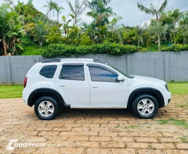 DUSTER 16 D 4X2