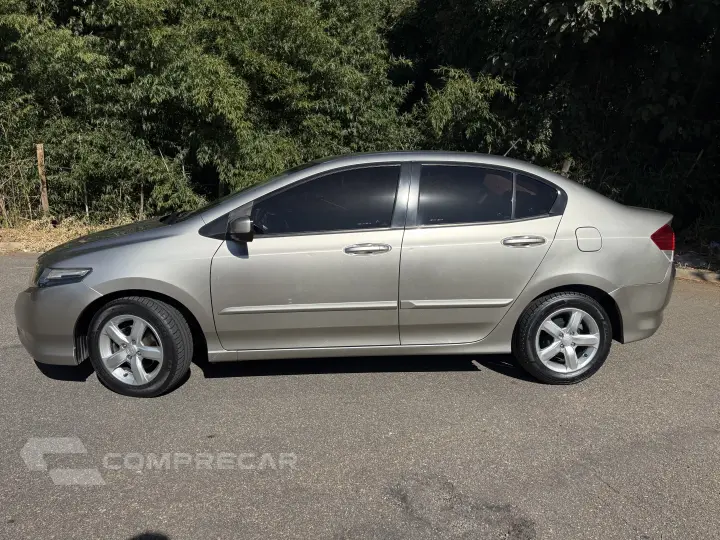CITY 1.5 DX Sedan 16V