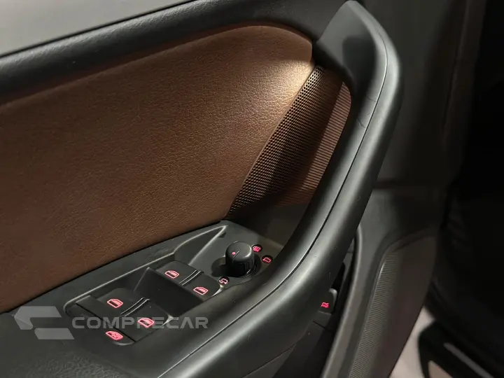 Q3 1.4 TFSI FLEX PRESTIGE PLUS S TRONIC