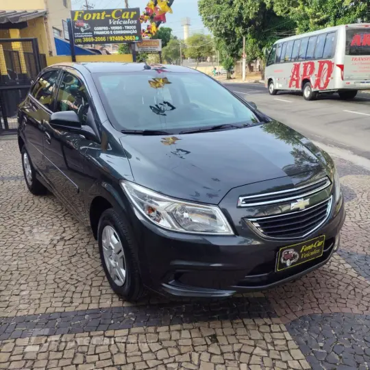 ONIX HATCH LT 1.0 8V FlexPower 5p Mec.