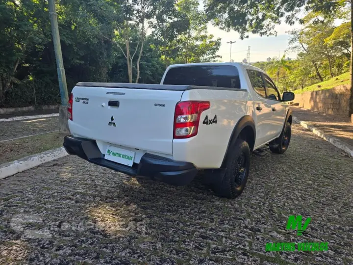 L200 TRITON 2.4 16V TURBO DIESEL OUTDOOR GLS CD 4