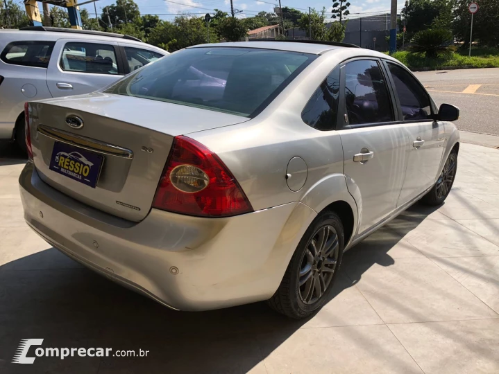 FOCUS 2.0 Ghia Sedan 16V