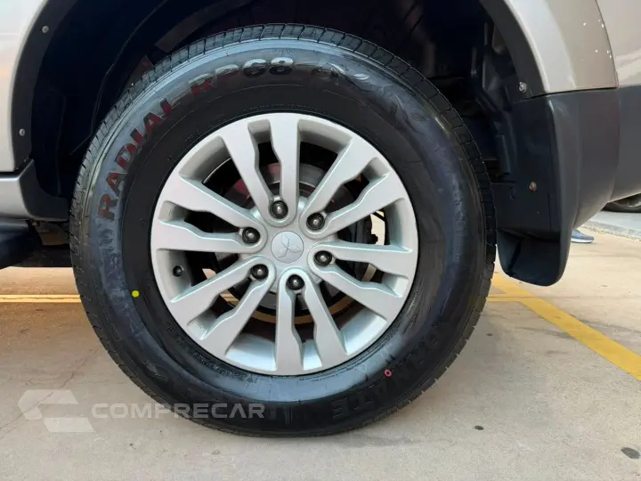 Pajero 3.5 Hpe 4X4 7 Lugares V6 24V Flex 4P Automático