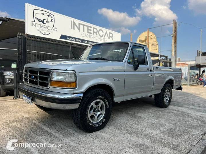 F-1000 2.5 XLT 4X2 CS 8V Turbo