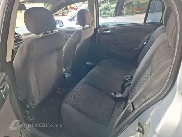 ASTRA SEDAN - 2.0 MPFI ADVANTAGE SEDAN 8V 4P MANUAL