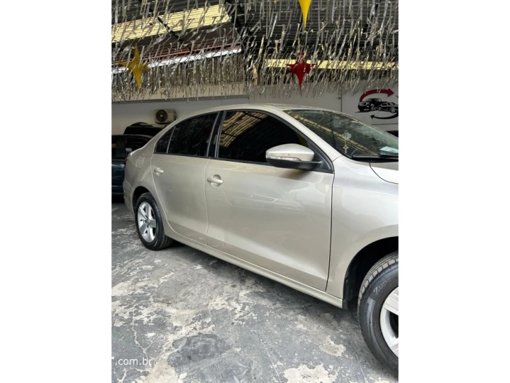 JETTA 2.0 COMFORTLINE FLEX 4P TIPTRONIC