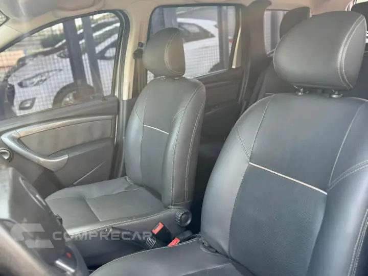 DUSTER Dynamique 4x4 2.0 Hi-Flex 16V Mec