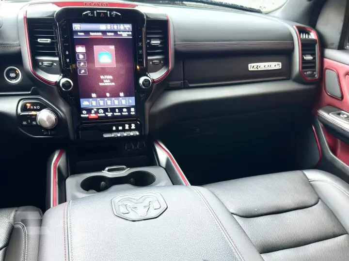 1500 5.7 V8 GASOLINA REBEL CD 4X4 AUTOMÁTICO