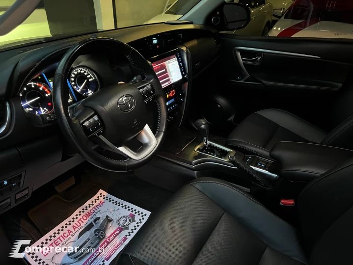 HILUX SW4 2.8 D-4d Turbo SRX 7L 4X4