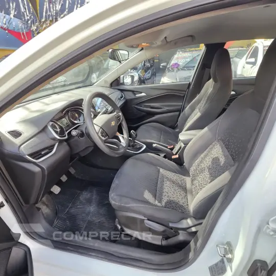 ONIX SEDAN Plus LT 1.0 12V Flex 4p Mec.