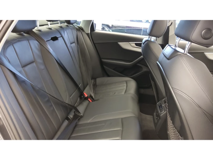 A4 2.0 TFSI GASOLINA PRESTIGE PLUS S TRONIC