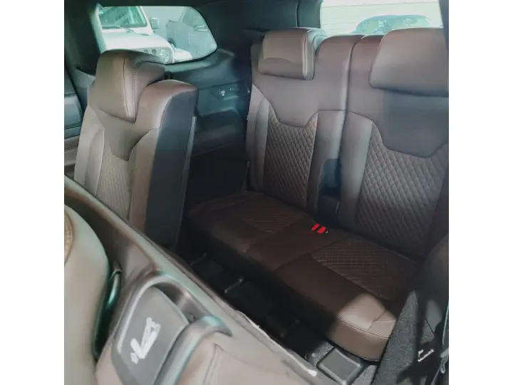 COMMANDER 2.2 TURBO DIESEL OVERLAND AT9