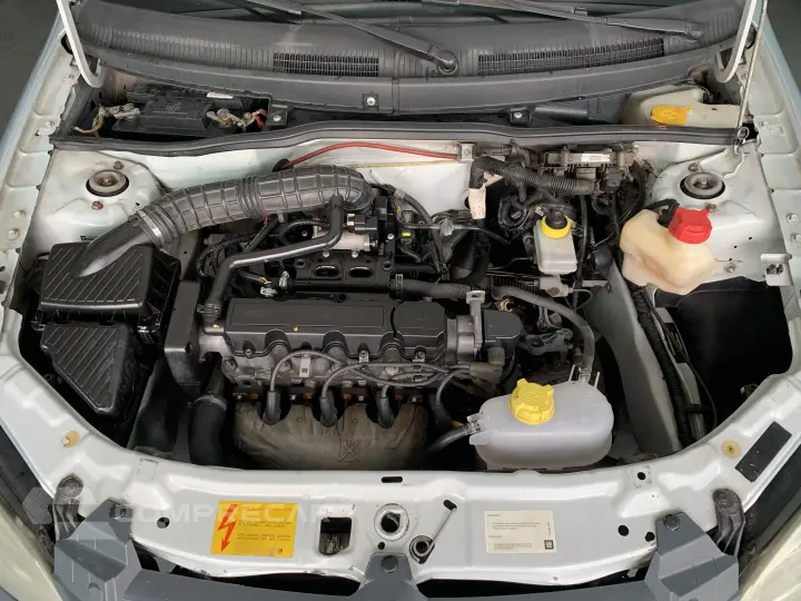 CELTA 1.0 MPFI Life 8V