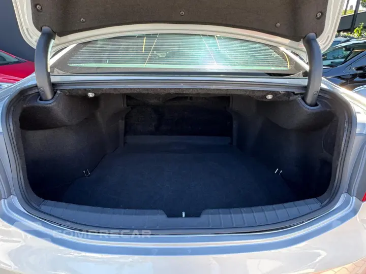 AZERA 3.0 MPFI GLS V6 24V