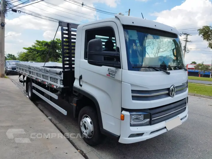 Delivery 11.180 Prime + Carroceria Madeira