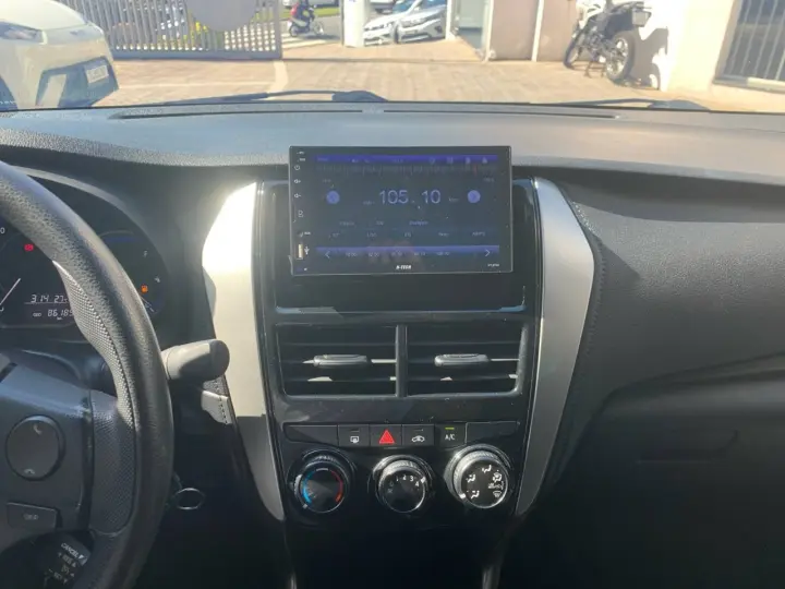 YARIS XL Live Sedan 1.5 Flex 16V 4p Aut.