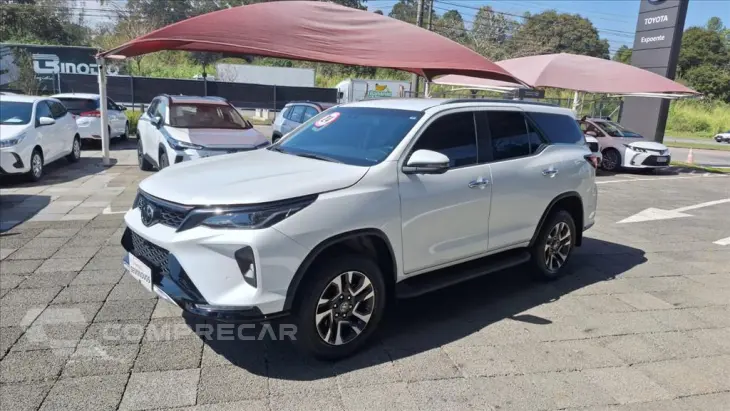 HILUX SW4 2.8 D-4D TURBO DIESEL SRX PLATINUM 7L 4