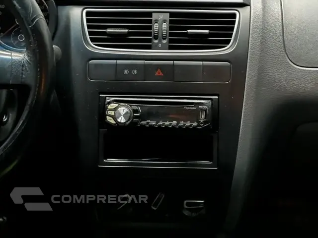 FOX - 1.6 MI PRIME 8V 4P MANUAL