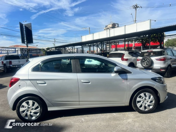 Onix Hatch 1.4 4P FLEX LT AUTOMÁTICO