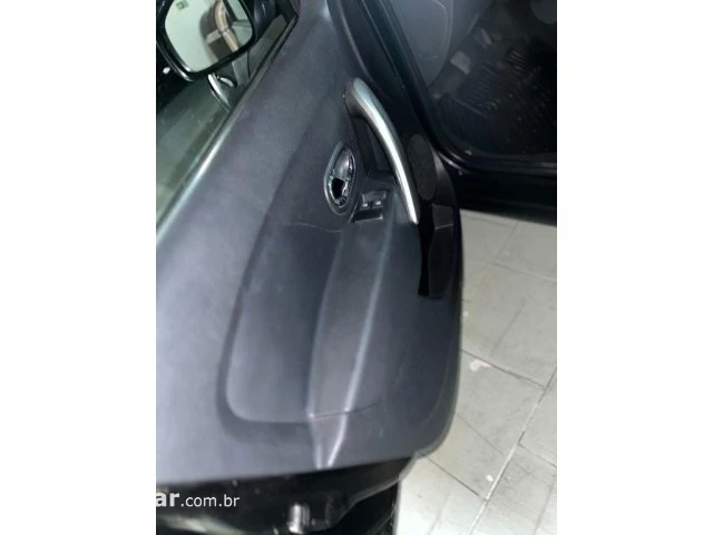 SANDERO - 1.6 DYNAMIQUE 8V 4P MANUAL