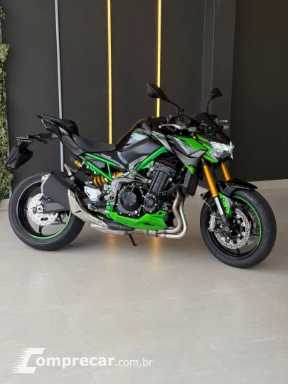 Z-900 R EDITION