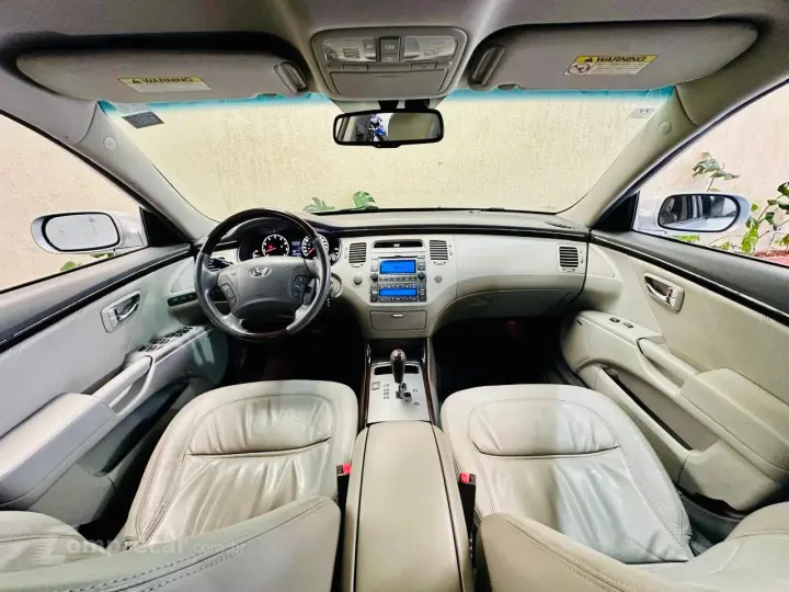 AZERA 3.3 MPFI GLS Sedan V6 24V