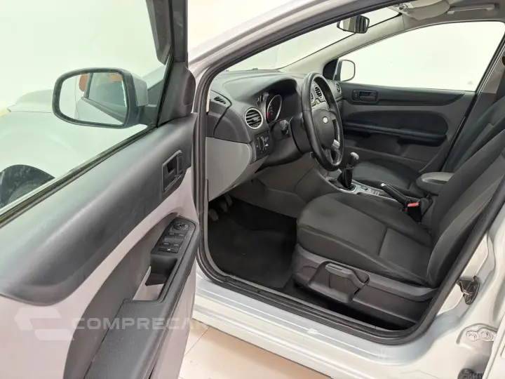 FOCUS 1.6 SE Sedan 16V