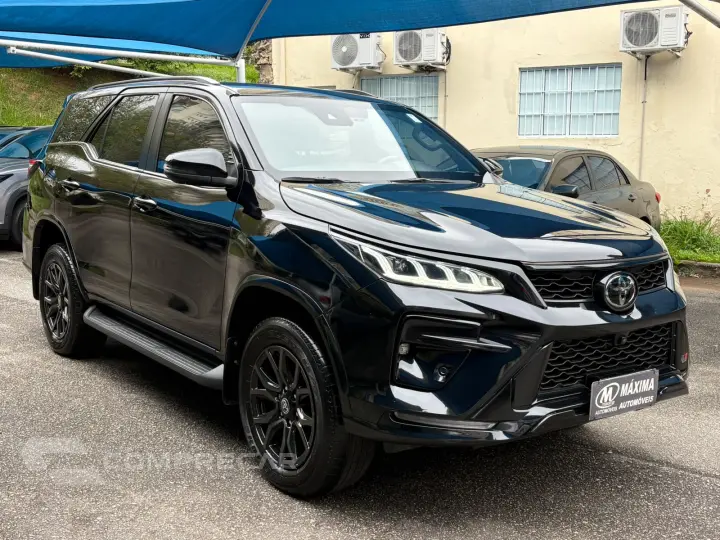 HILUX SW4 2.8 D-4d Turbo Gr-s 7L 4X4