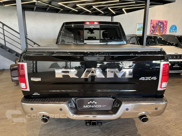 Classic 5.7 V8 32V 4P HEMI LARAMIE AUTOMÁTICO
