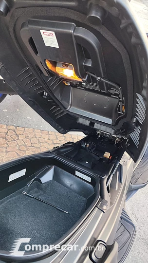 SUZUKI BURGMAN 650 EXECUTIVE