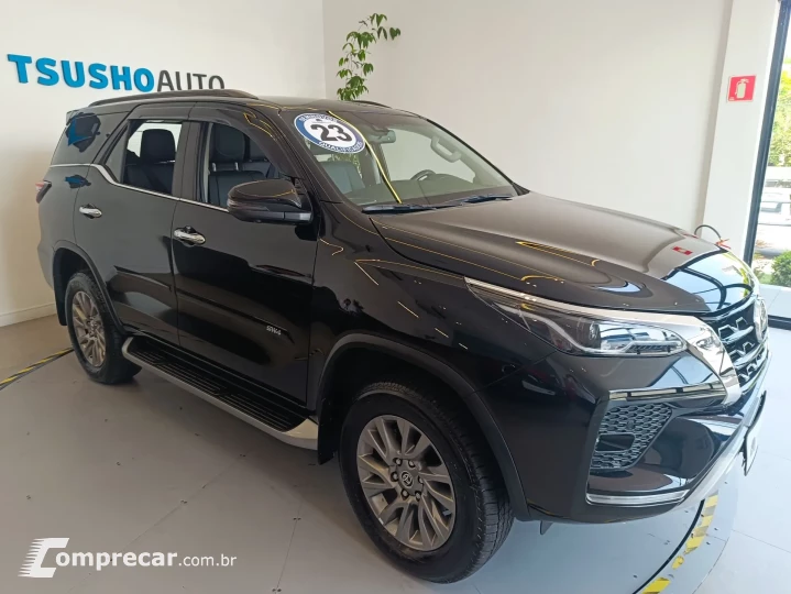 HILUX SW4 2.8 D-4D TURBO SRX 7L 4X4 AUTOMÁTICO