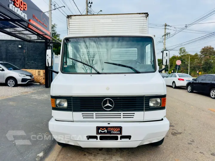 709 Modelo sem Versão