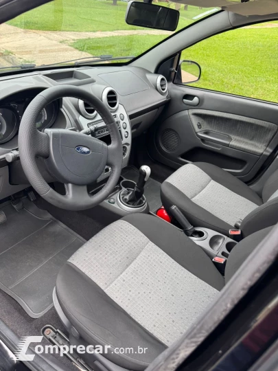 FIESTA 1.6 Rocam SE Sedan 8V