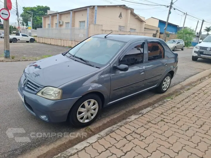 Logan 1.6 Expression 8V Flex 4P Manual