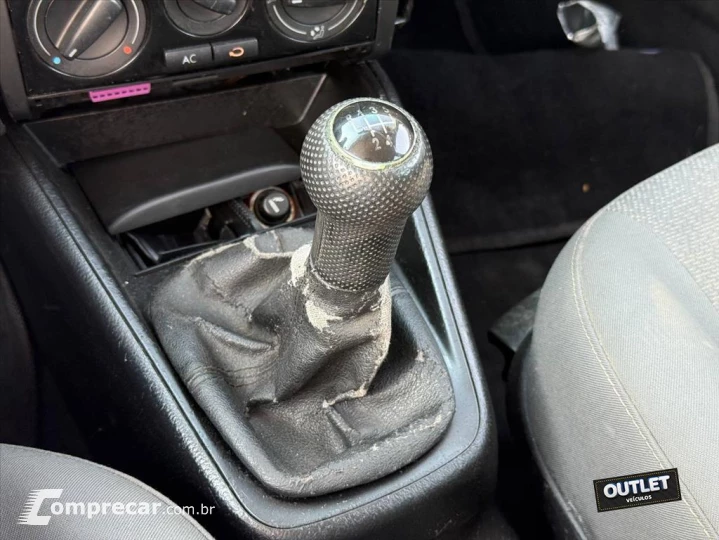 GOLF 1.6 MI 8V FLEX 4P MANUAL