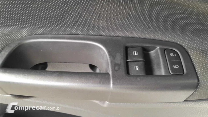 VOYAGE 1.0 12V MPI TOTALFLEX 4P MANUAL