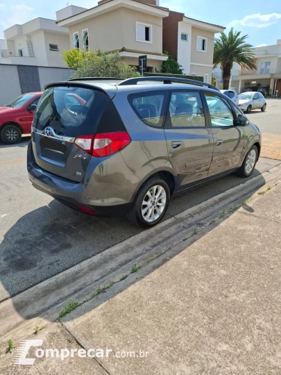 J6 2.0 16V 7 Lugares