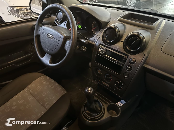 FIESTA 1.6 MPI Class Hatch 8V