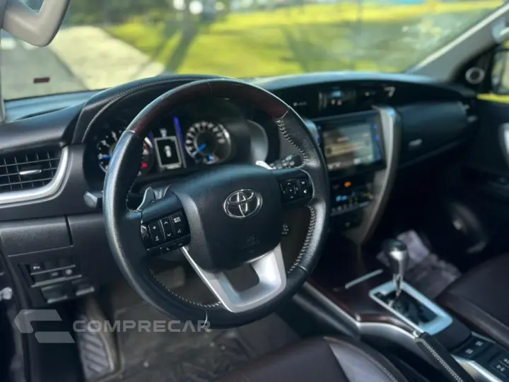 HILUX SW4 2.8 SRX 4X4 16V TURBO INTERCOOLER DIESEL 4P AUTOMÁ