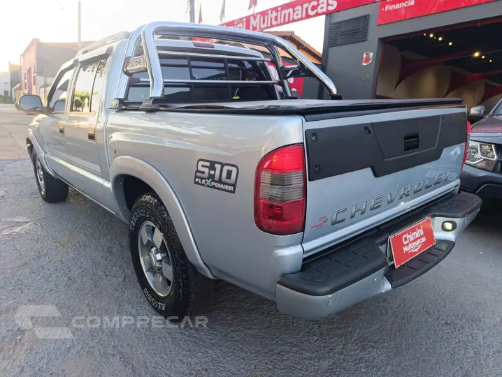 S10 2.4 MPFI Executive 4X2 CD 8V