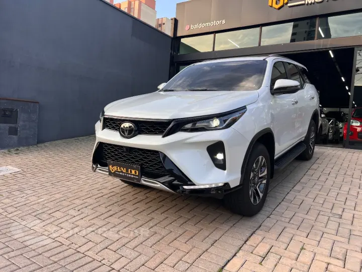 Hilux SW4 SRX Plat. 4x4 2.8 TB Die. Aut.