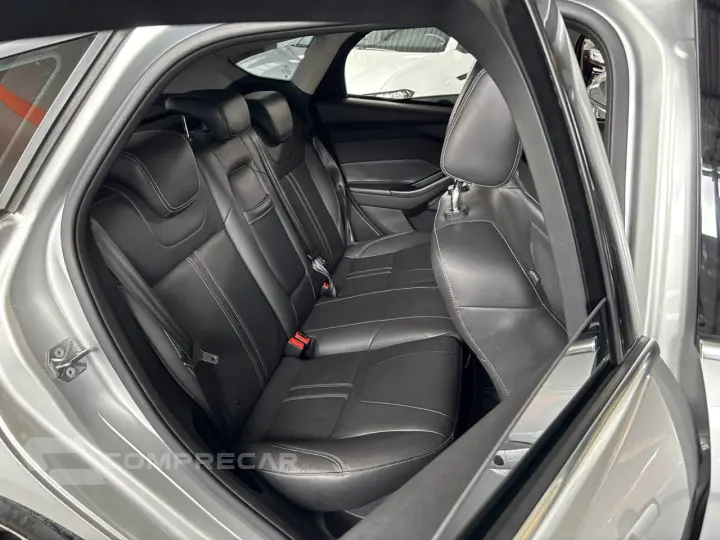 Focus TITANIUM Plus 2.0  Flex 5p Aut.