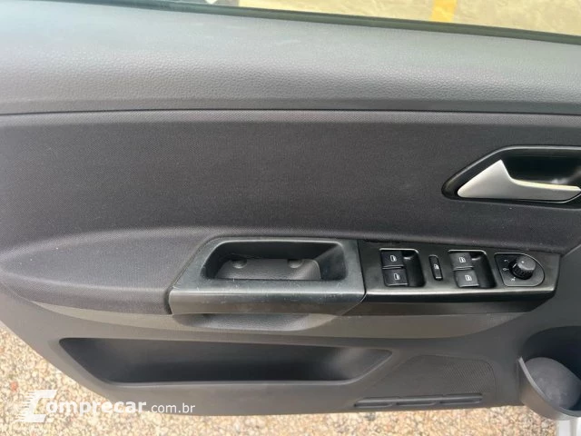 FOX - 1.6 MI PRIME 8V 4P MANUAL